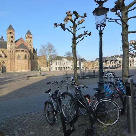 Charming Holiday Home In Heerlen With Terrace *